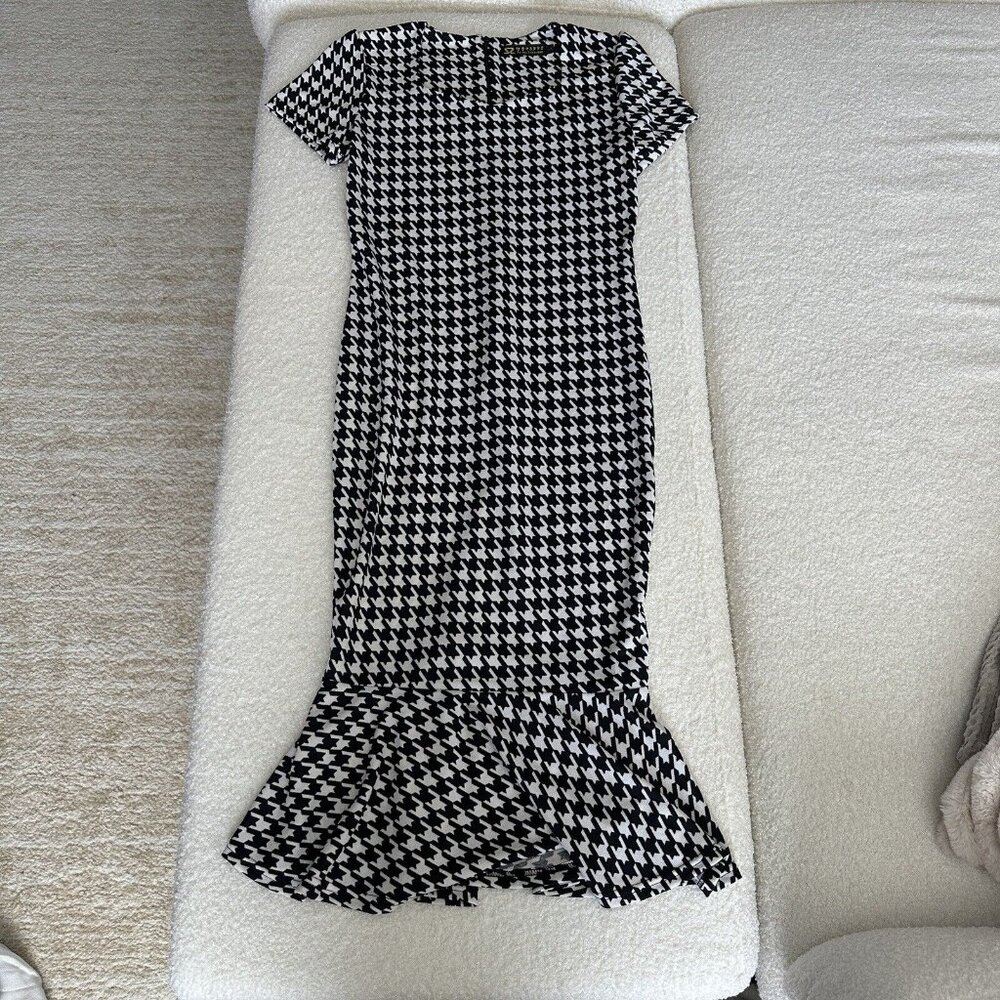 Black And‎ White Dress Size Large